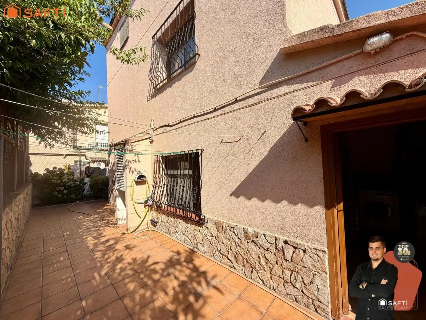 Vista exterior de Casa o chalet en venta en Pineda de Mar con Terraza y Balcón