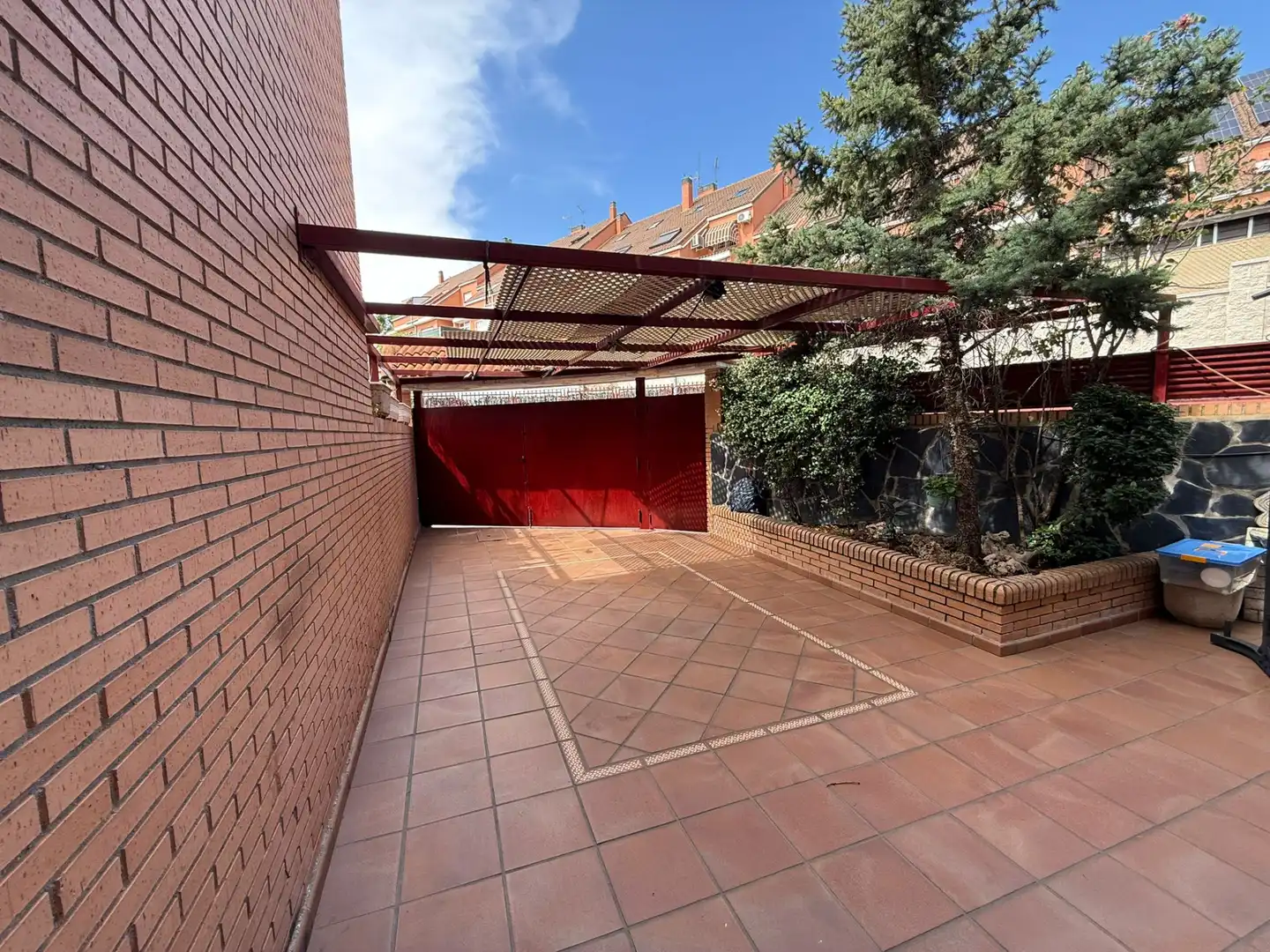 Terrassa de Casa adosada en venda en Móstoles amb Aire condicionat, Calefacció i Jardí privat