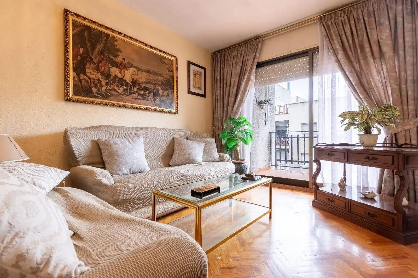 Flat with terrace for sale in Caputxins 22