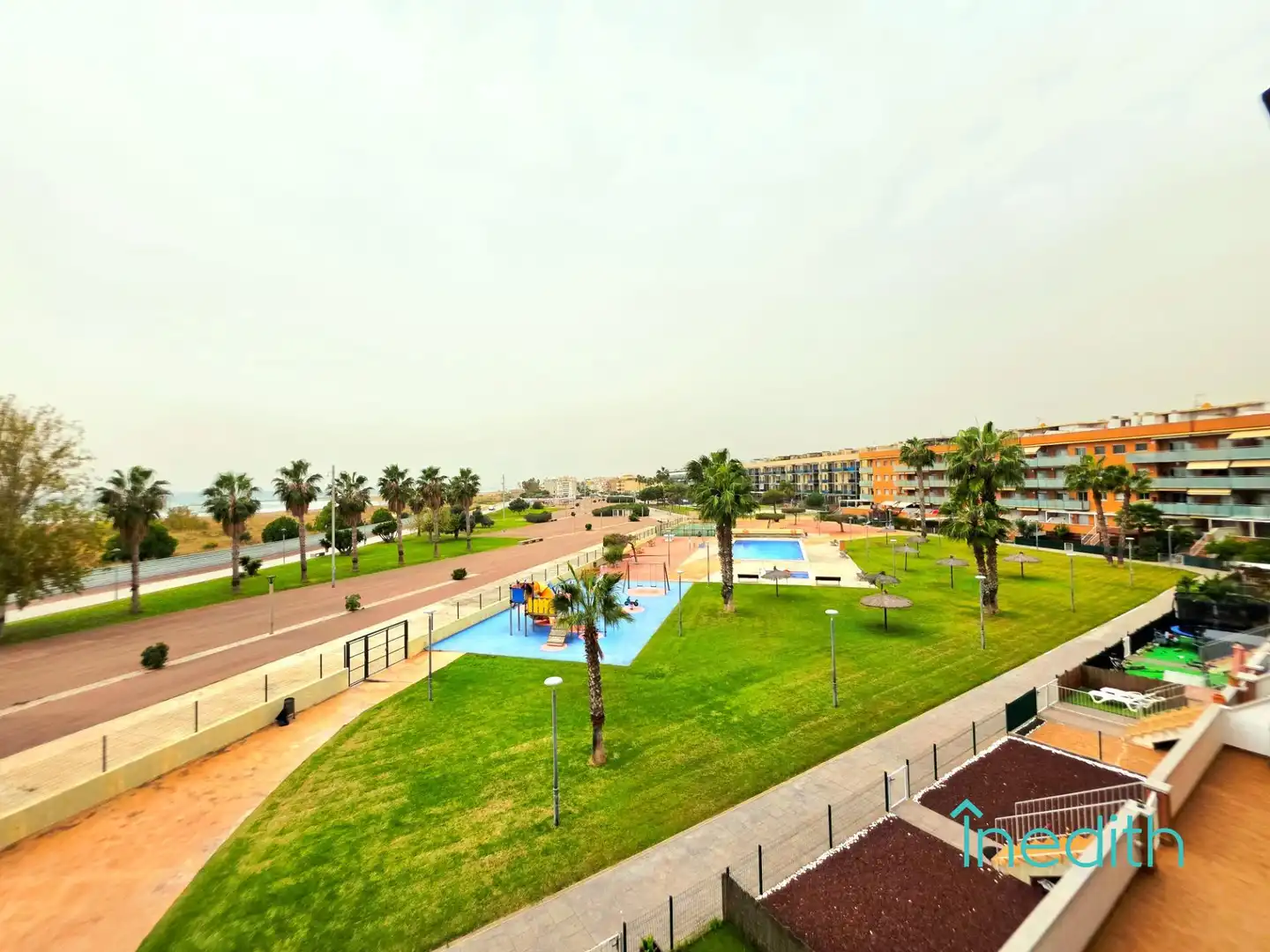 Schwimmbecken von Wohnung zum Verkauf in Cubelles mit Klimaanlage, Heizung und Terrasse