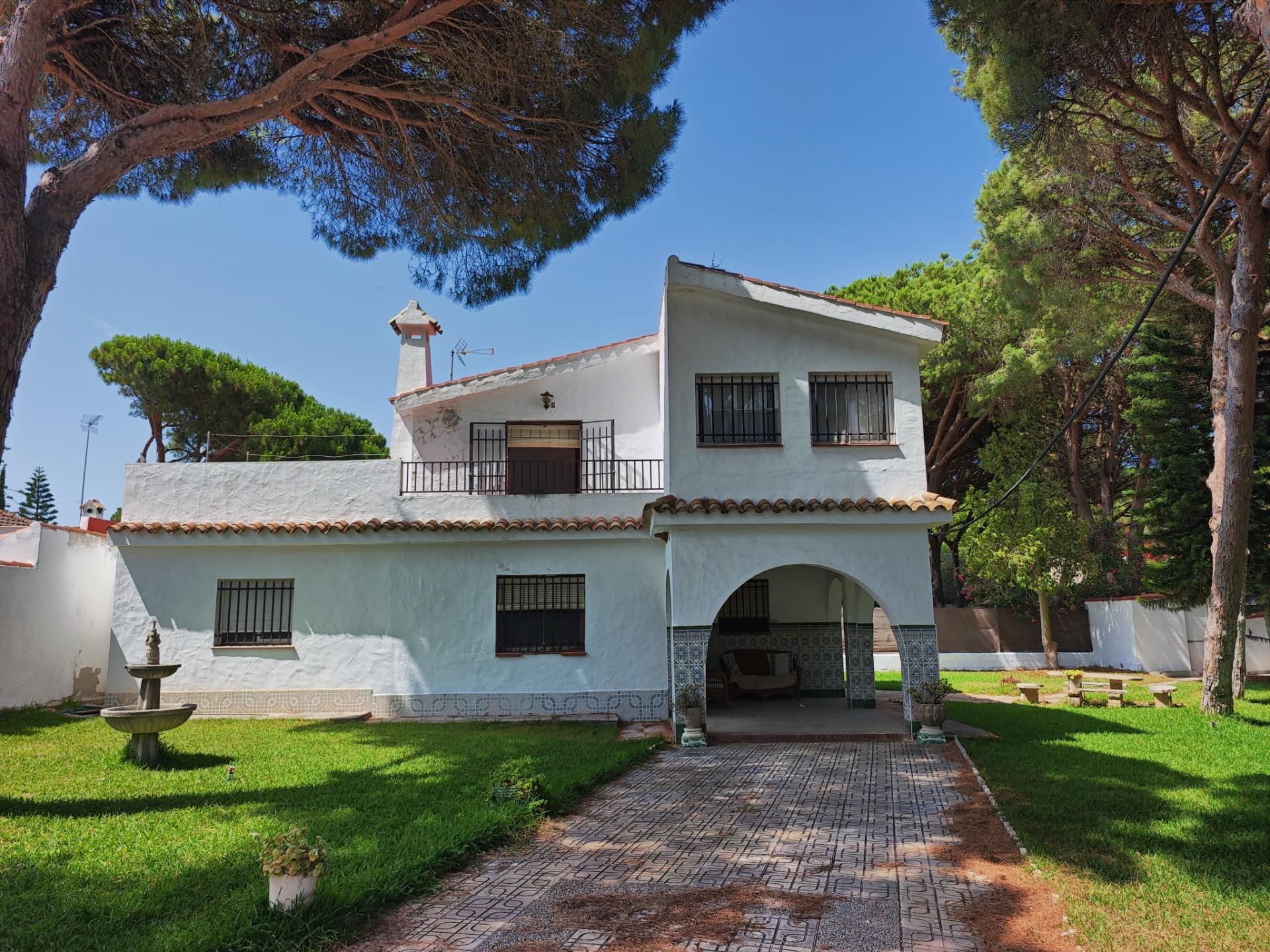 Exterior view of House or chalet for sale in Chiclana de la Frontera  with Private garden, Terrace and Storage room