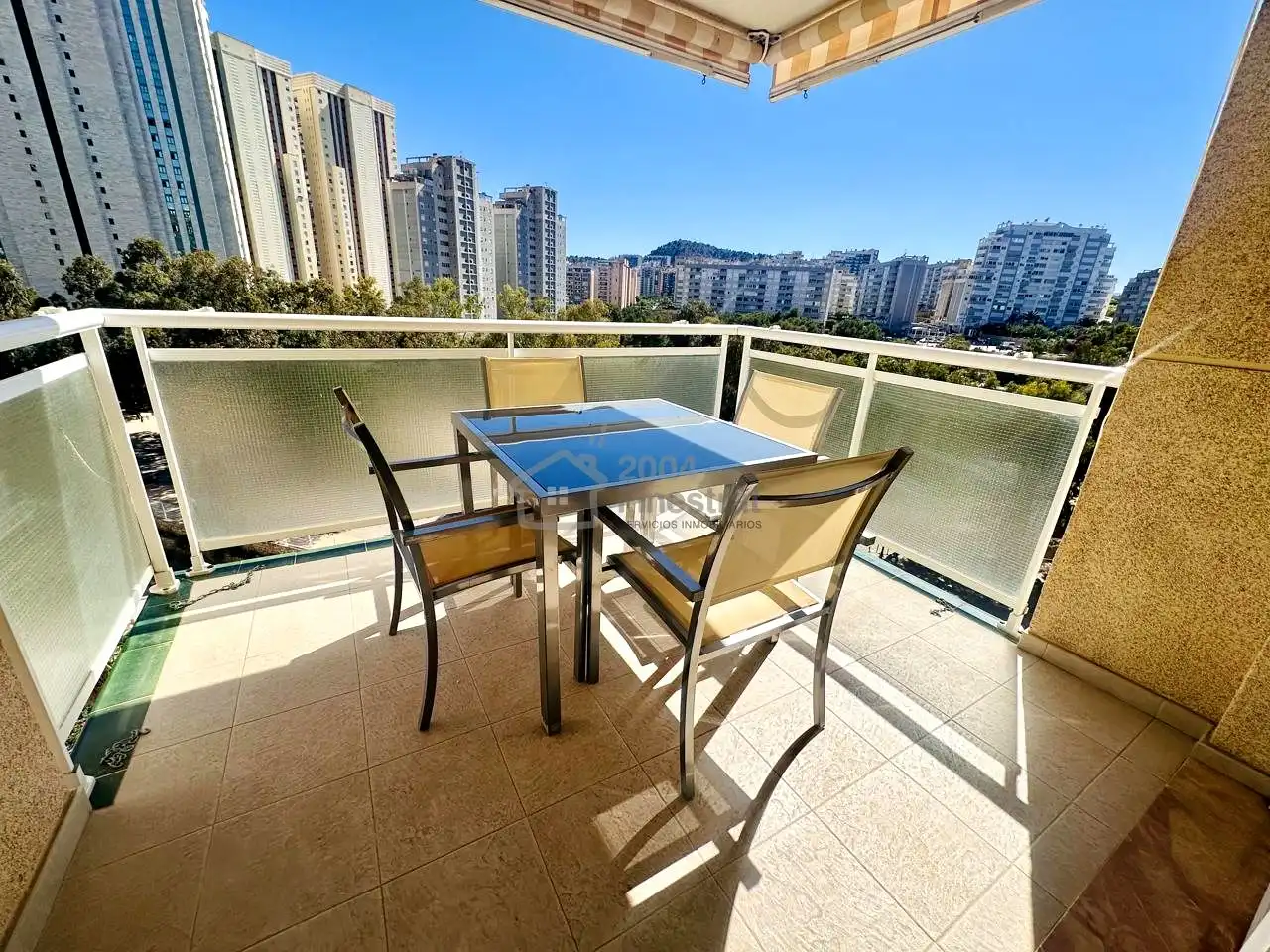 Terrassa de Pis en venda en Benidorm amb Terrassa, Moblat i Piscina comunitària