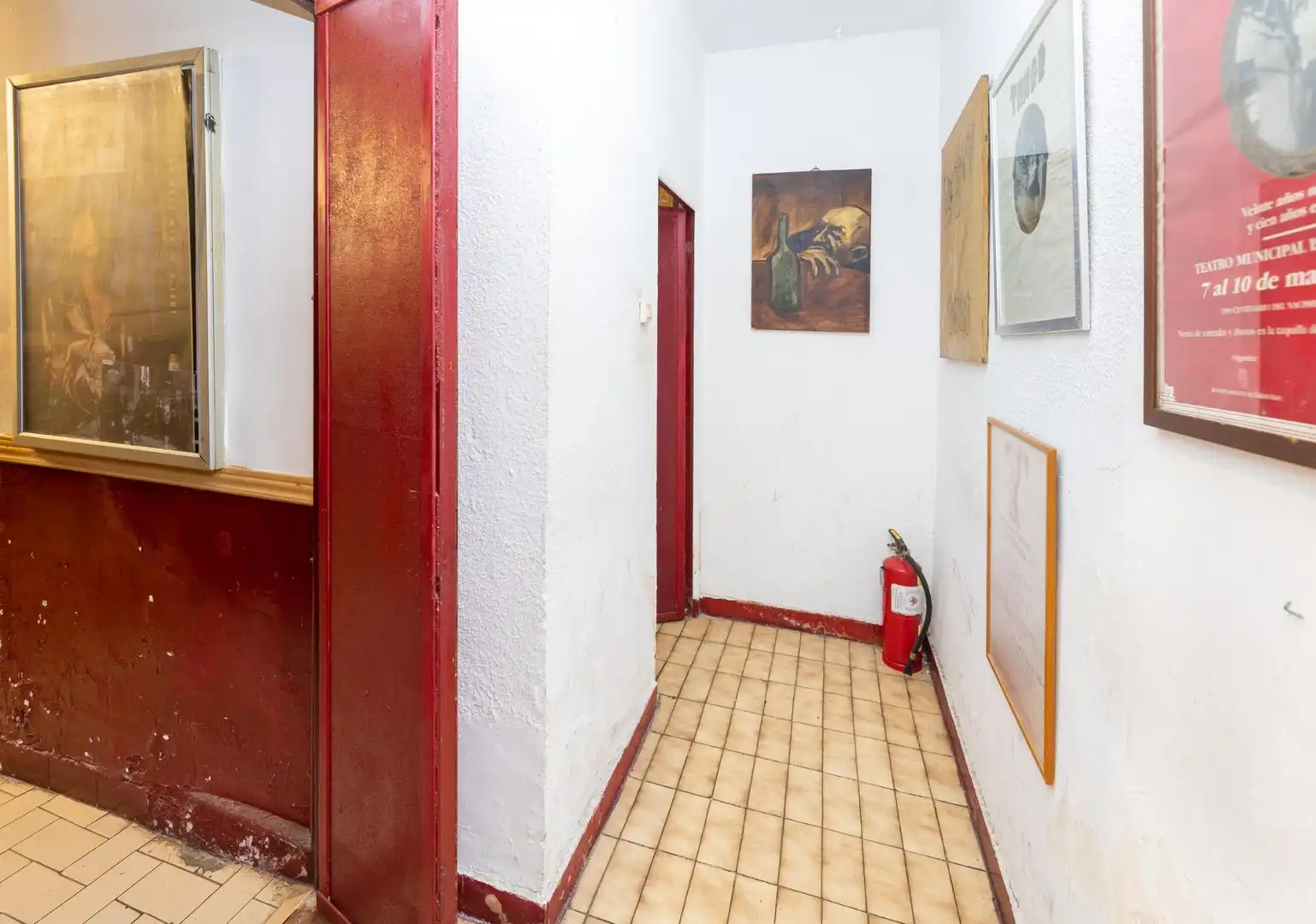 Local en venta en Granada con Amueblado