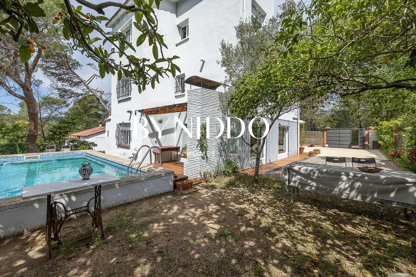 Jardí de Casa o xalet en venda en Sant Cugat del Vallès amb Aire condicionat, Calefacció i Jardí privat