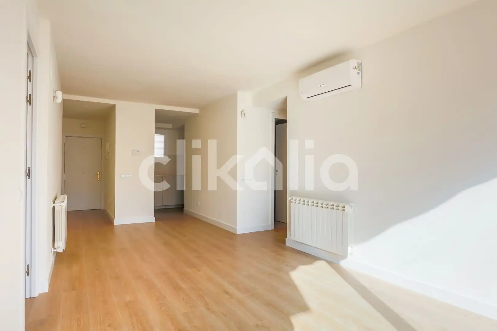 Dormitori de Pis en venda en  Madrid Capital amb Aire condicionat, Calefacció i Terrassa