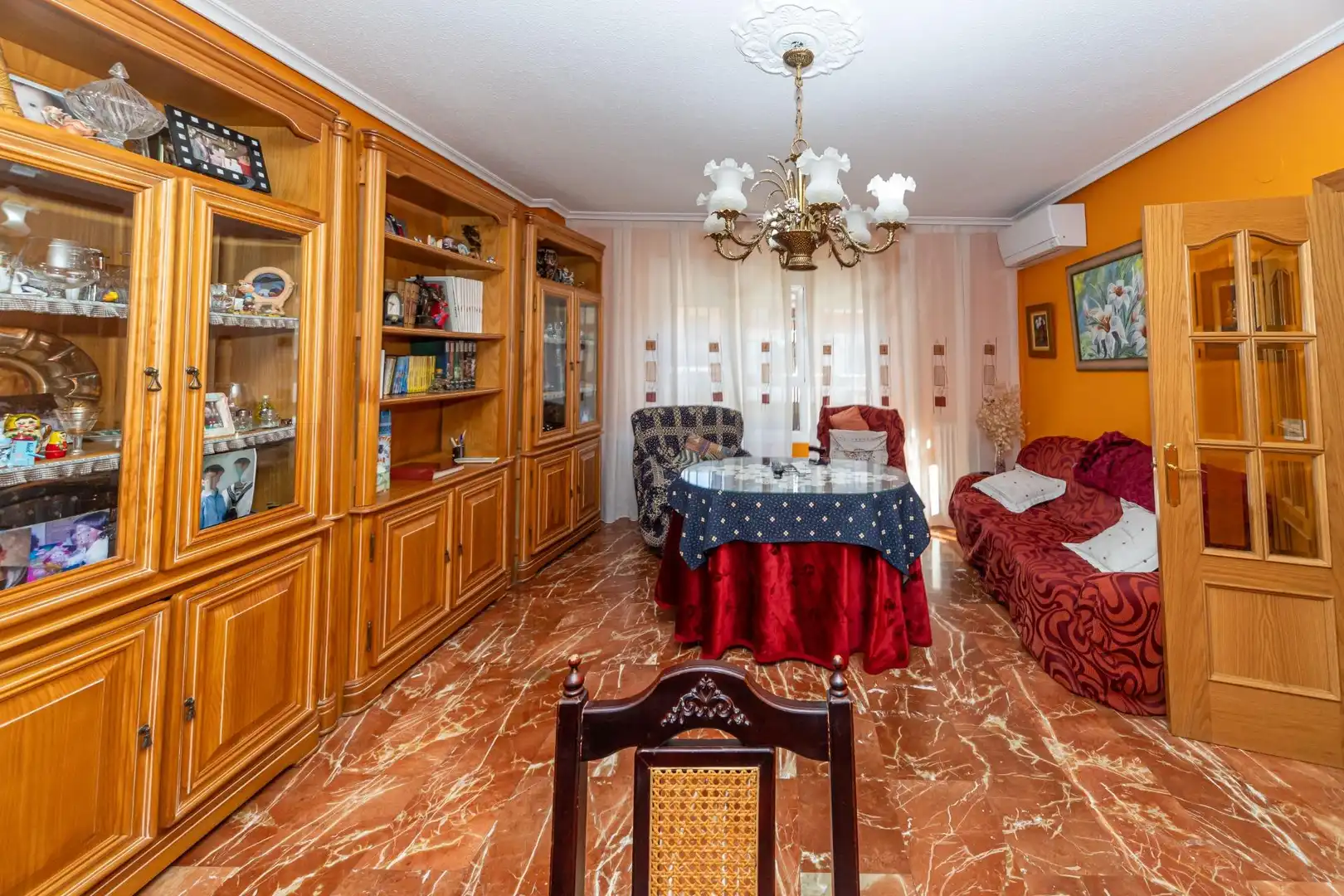 Sala d'estar de Casa adosada en venda en Guadix