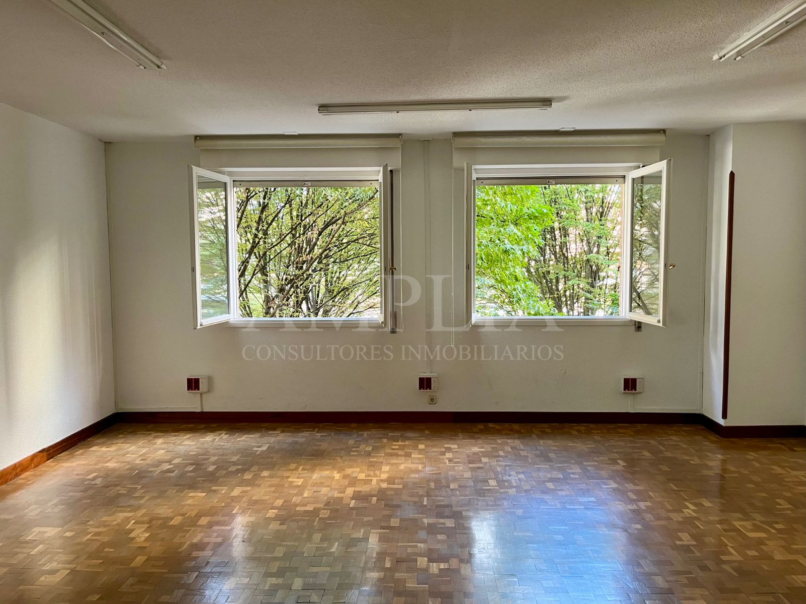 Exterior view of Office to rent in  Pamplona / Iruña  with Heating