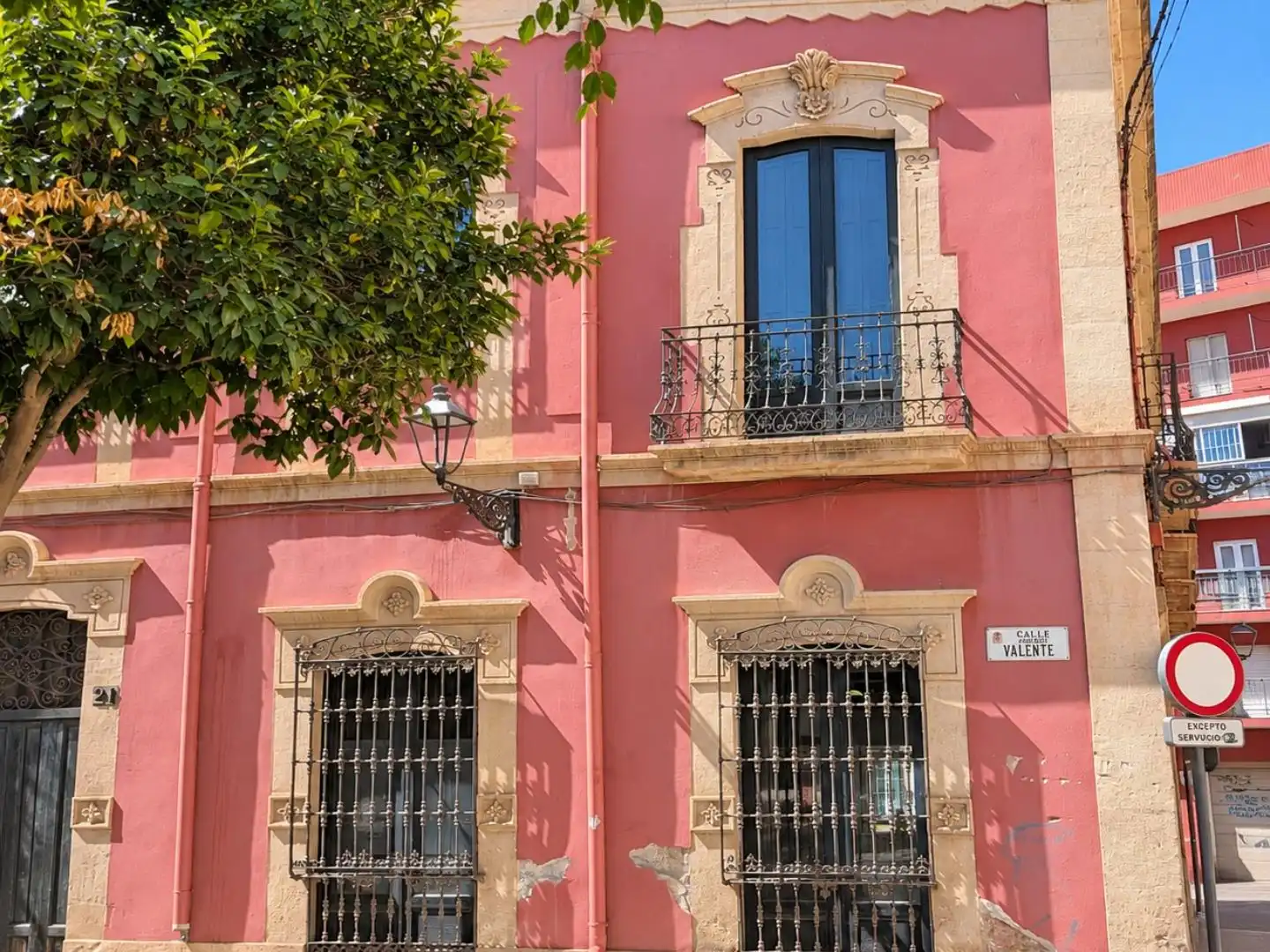 Exterior view of Office for rent in Centro