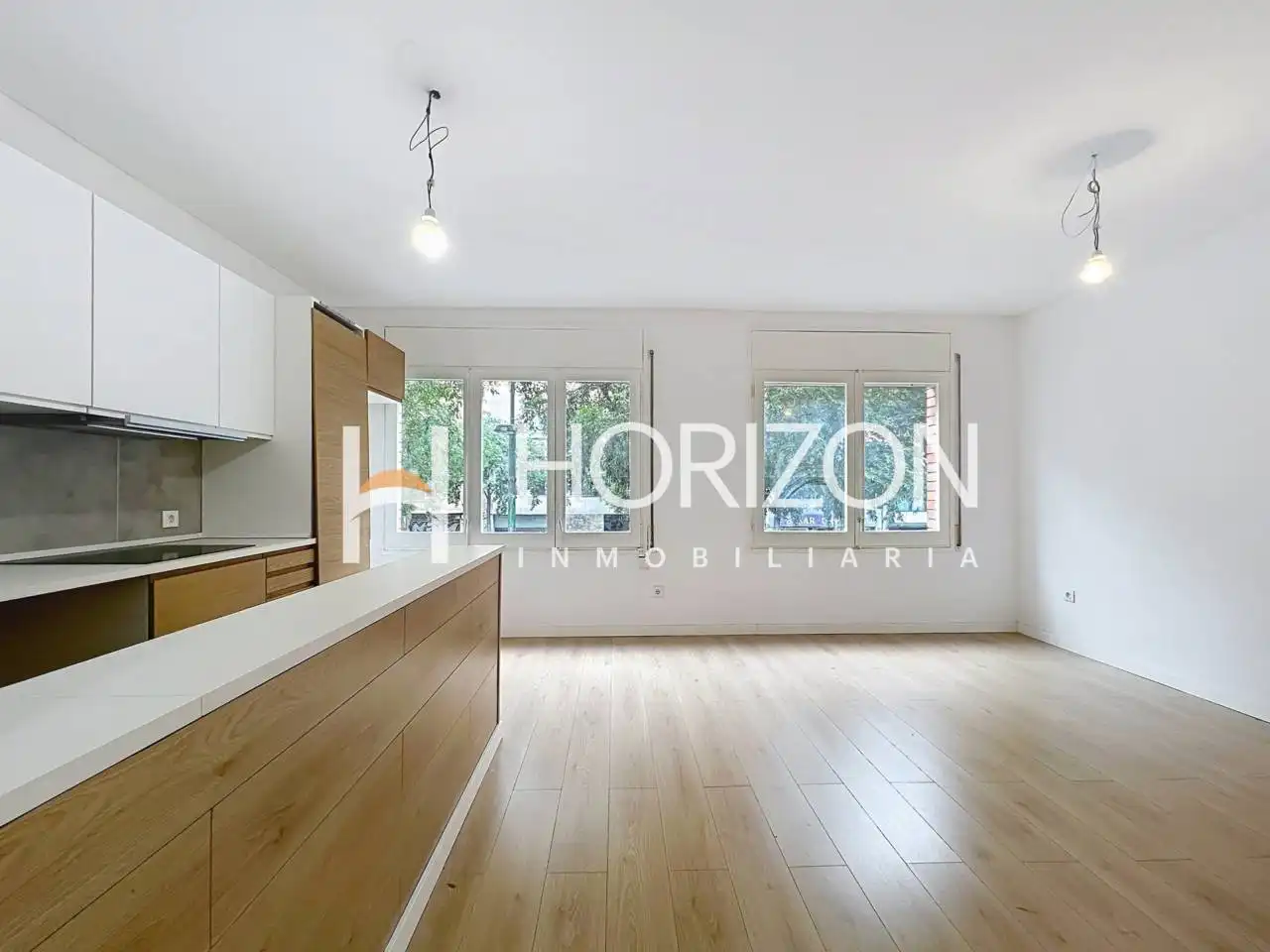 Vista exterior de Piso en venta en Barcelona con Parquet, Trastero y Amueblado