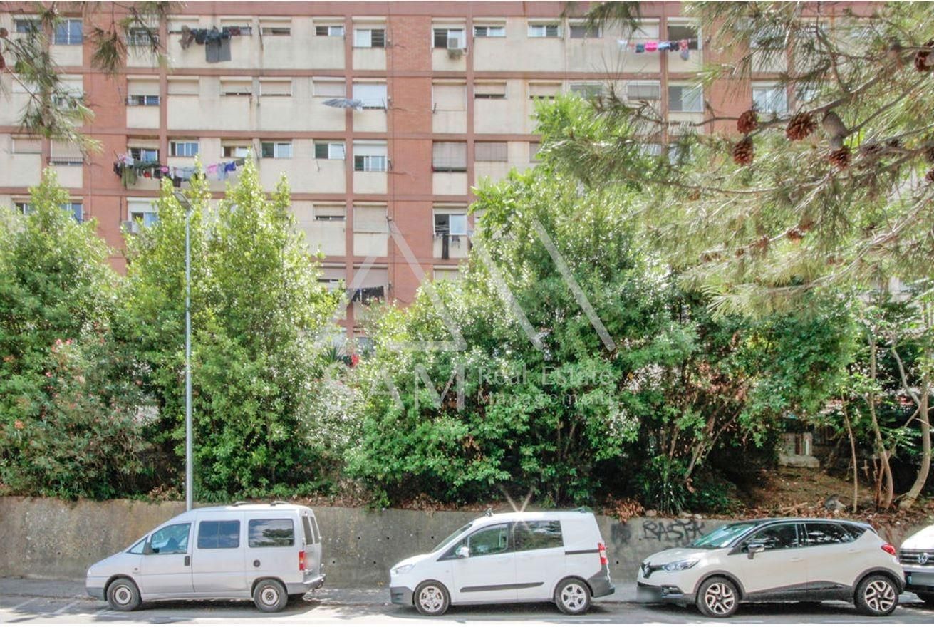 Vista exterior de Planta baixa en venda en  Barcelona Capital
