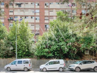 Bajo en venta en Nou Barris