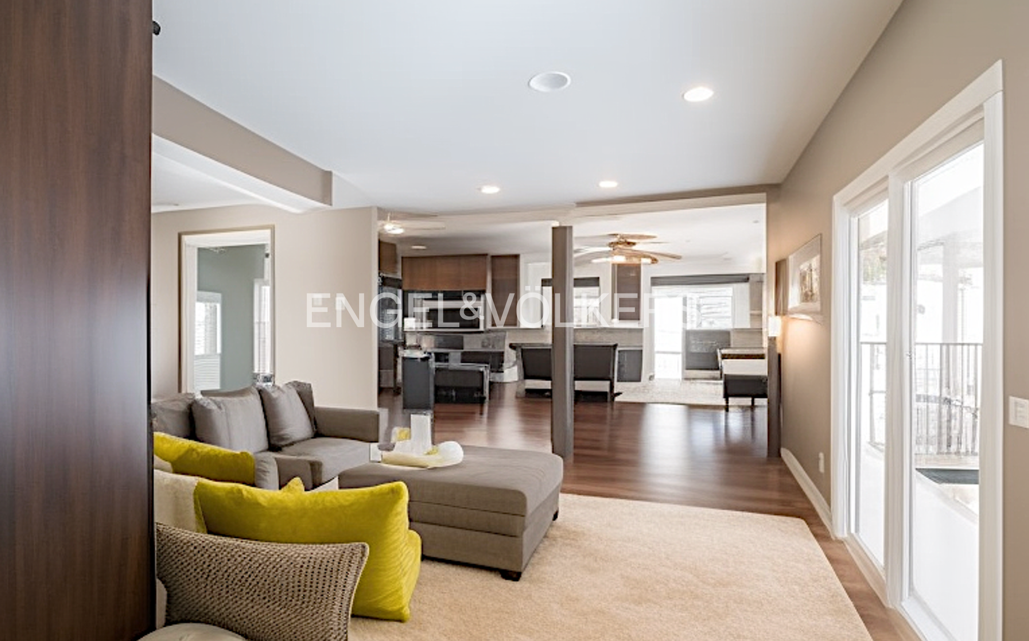 Living room of Apartment for sale in  Madrid Capital  with Heating, Parquet flooring and Terrace