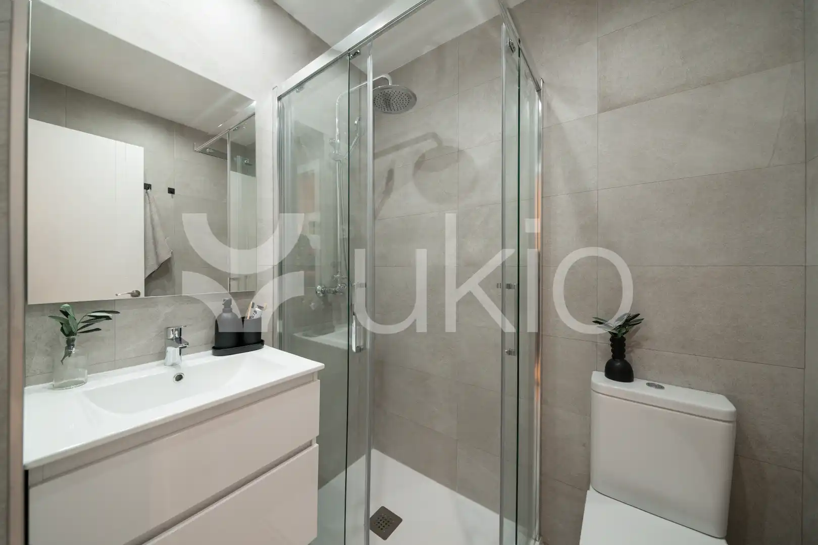 Baño de Apartamento de alquiler en Madrid con Aire acondicionado, Calefacción y Amueblado