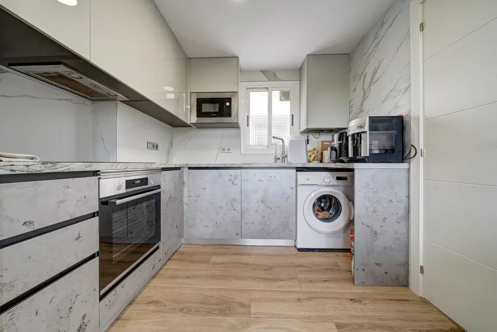 Cocina de Piso en venta en Paterna con Aire acondicionado, Parquet y Horno