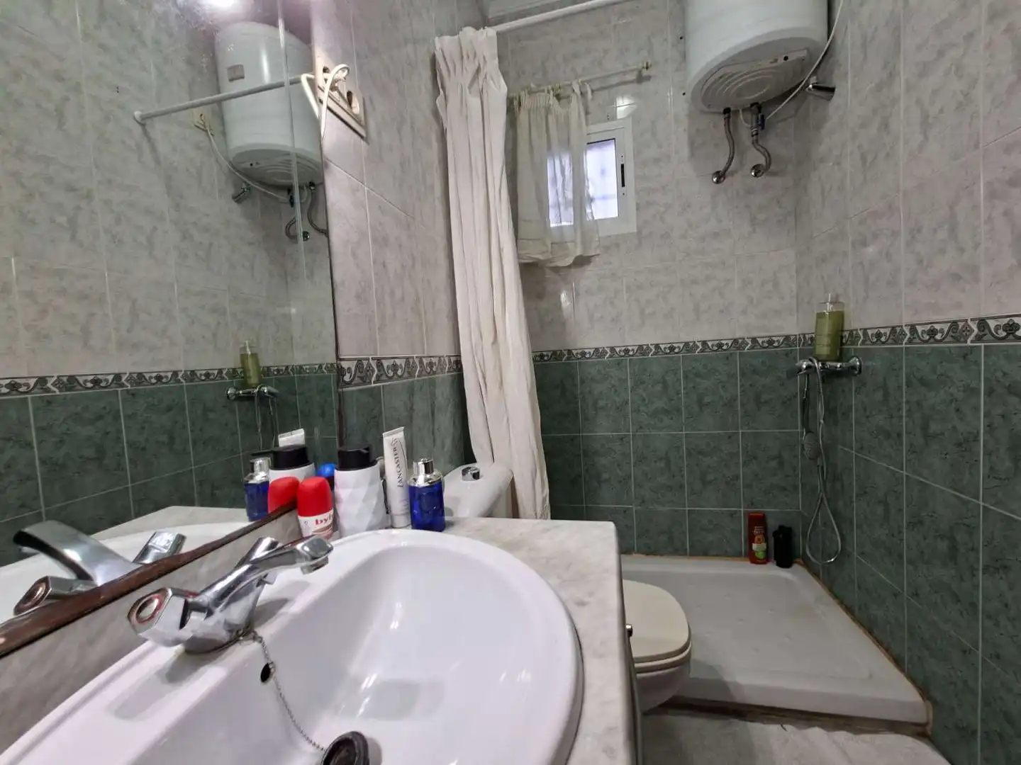 Bany de Casa o xalet en venda en Viñuela amb Terrassa, Piscina i Moblat