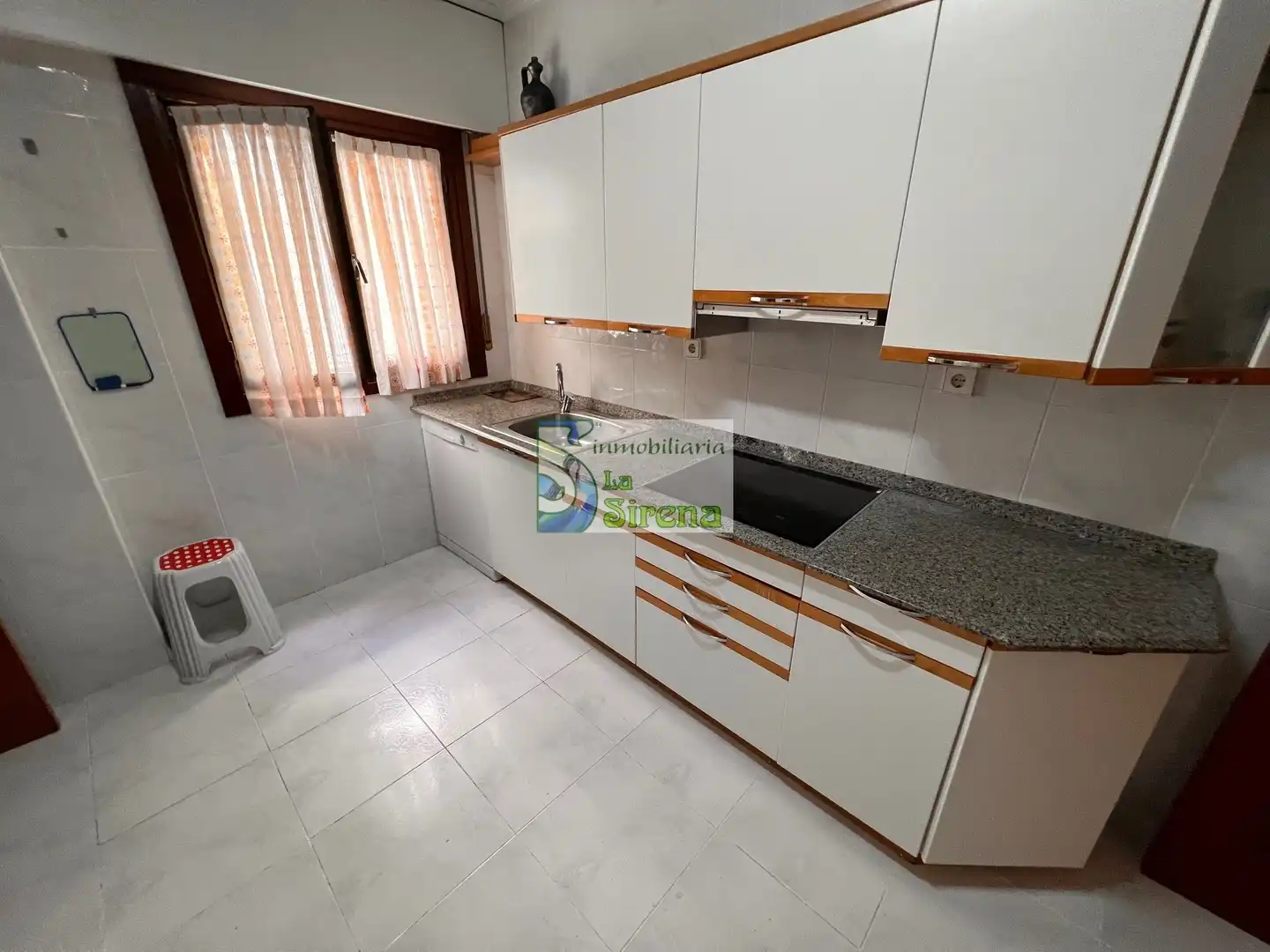 Cocina de Piso en venta en Castro-Urdiales con Calefacción, Terraza y Amueblado