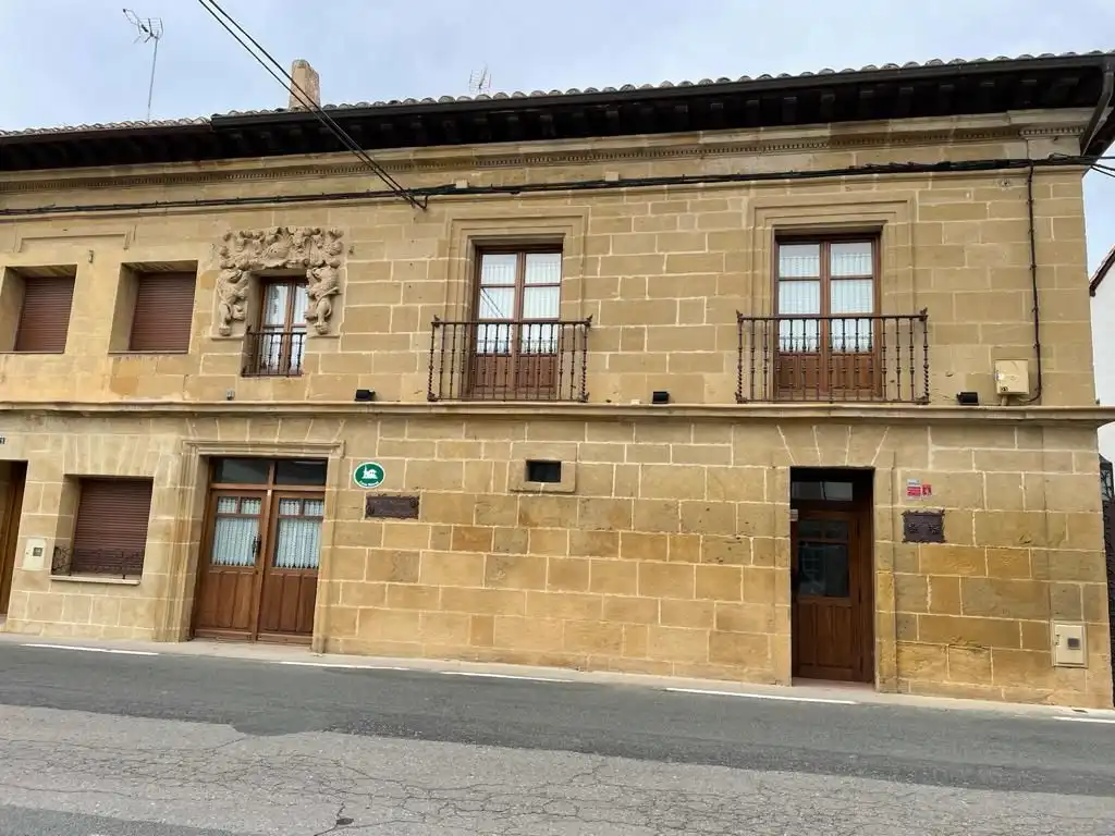Country house zum Verkauf in Calle Mayor, Castañares de Rioja