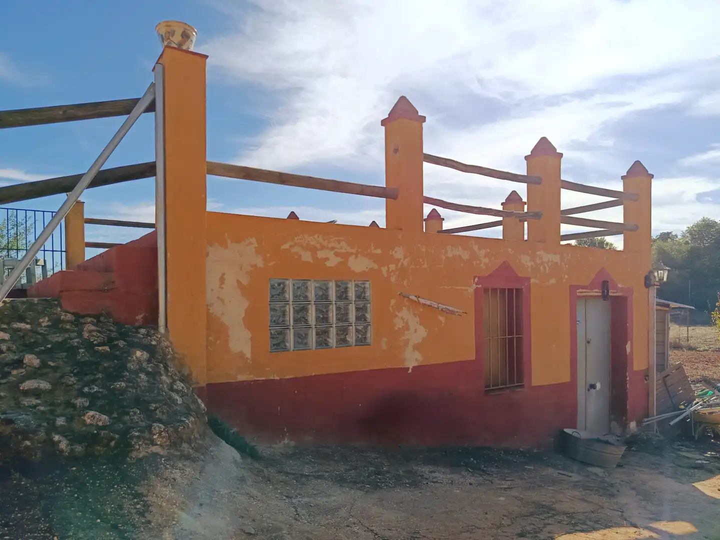 Vista exterior de Finca rústica en venda en Paterna del Campo amb Aire condicionat, Jardí privat i Terrassa