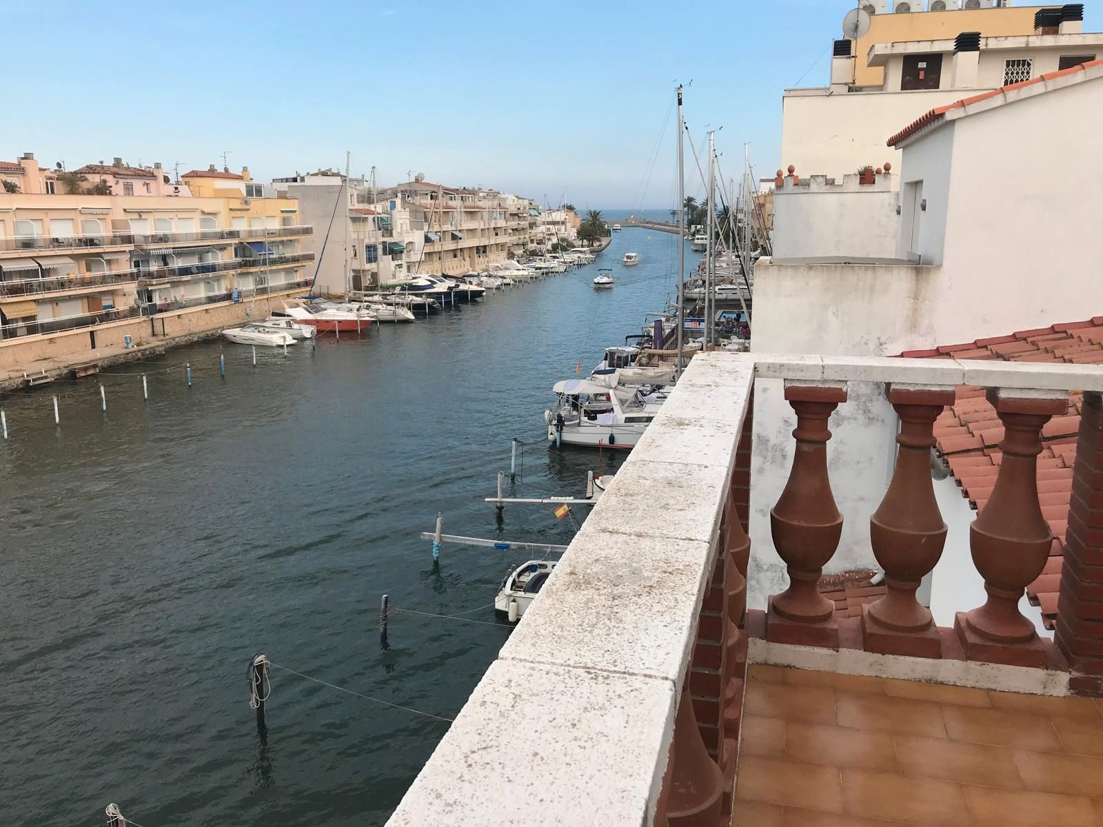 Terrassa de Estudi en venda en Empuriabrava amb Terrassa i Moblat