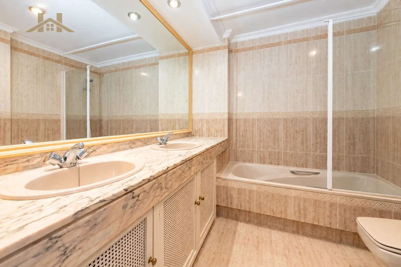 Baño de Piso en venta en Pozuelo de Alarcón con Aire acondicionado, Calefacción y Terraza