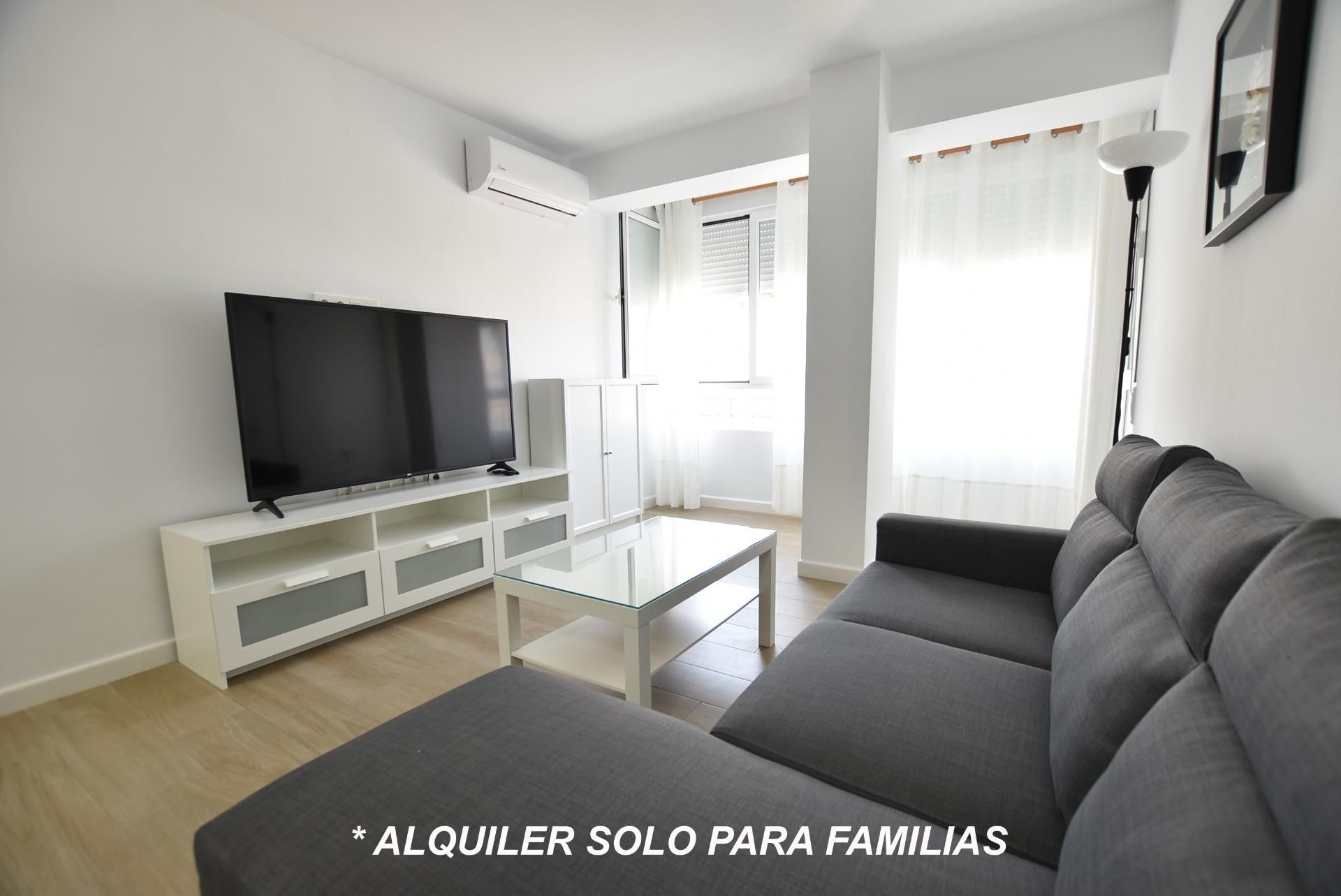 Sala d'estar de Pis de lloguer en  Granada Capital amb Aire condicionat i Moblat