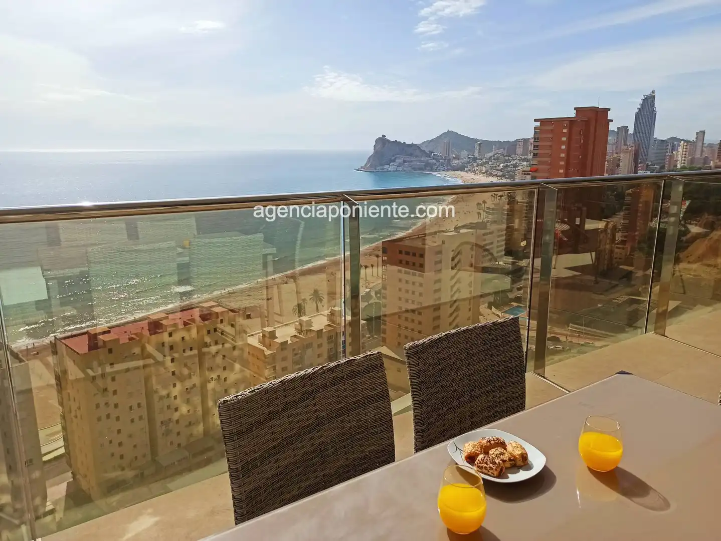 Vista exterior de Piso de alquiler en Benidorm con Aire acondicionado, Calefacción y Terraza