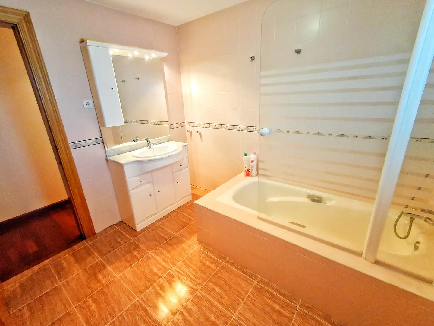 Bathroom of Houses for sale in Vadocondes  with Heating, Private garden and Parquet flooring