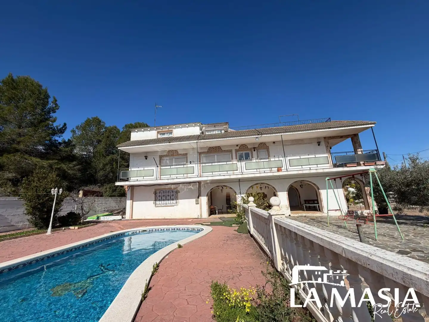 Exterior view of Houses for sale in La Bisbal del Penedès  with Private garden, Terrace and Storage room