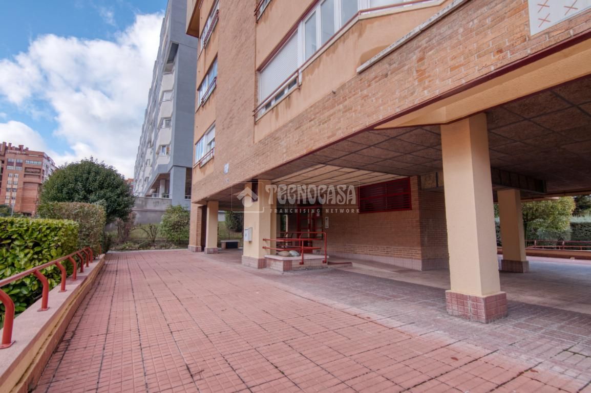 Exterior view of Flat for sale in Valladolid Capital  with Heating and Storage room