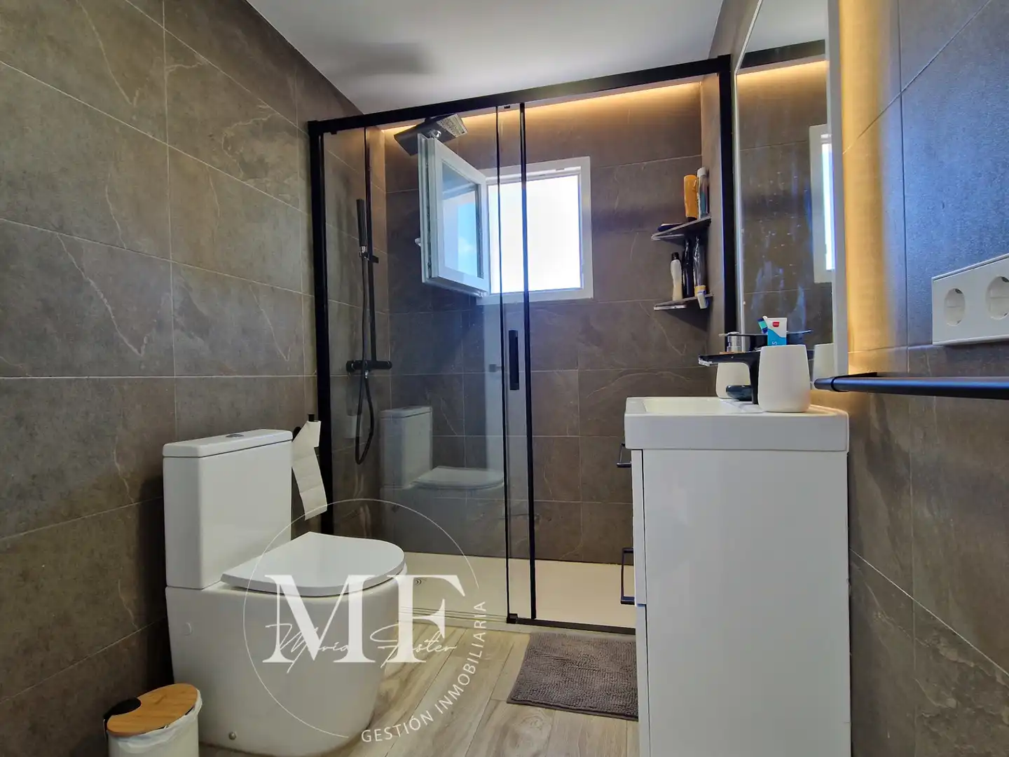 Bathroom of Houses for sale in Mutxamel  with Air Conditioner, Heating and Private garden