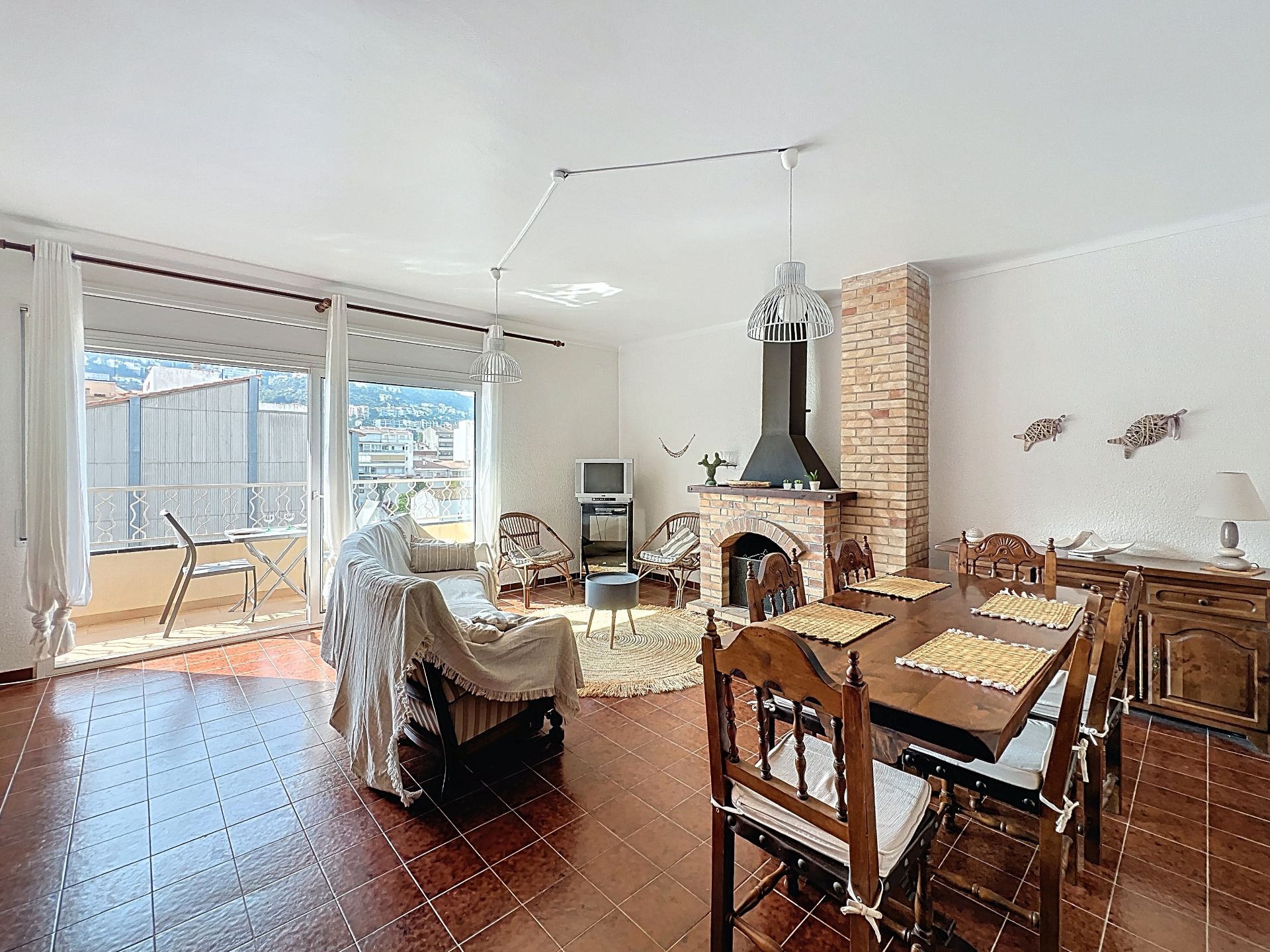 Sala d'estar de Apartament en venda en Roses amb Terrassa i Moblat