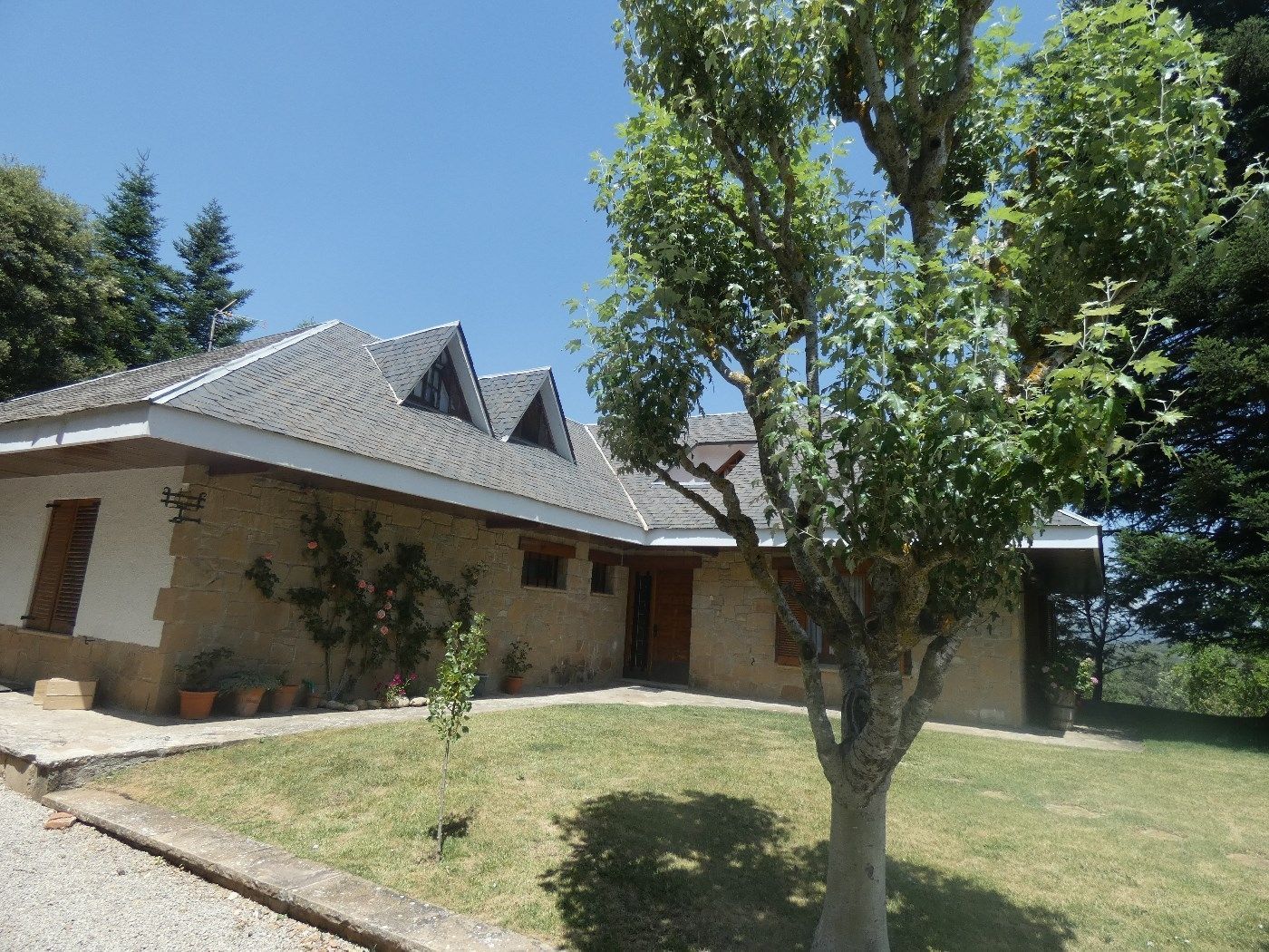 Vista exterior de Casa o xalet en venda en Sant Quirze Safaja amb Terrassa, Traster i Piscina