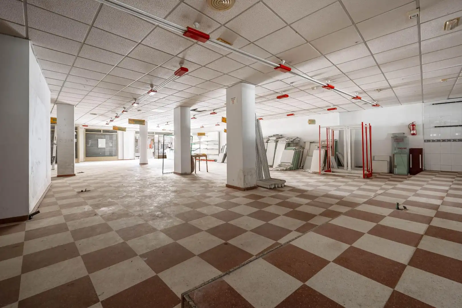 Local comercial en venta en Avenida SIERRA NEVADA, imagen 6