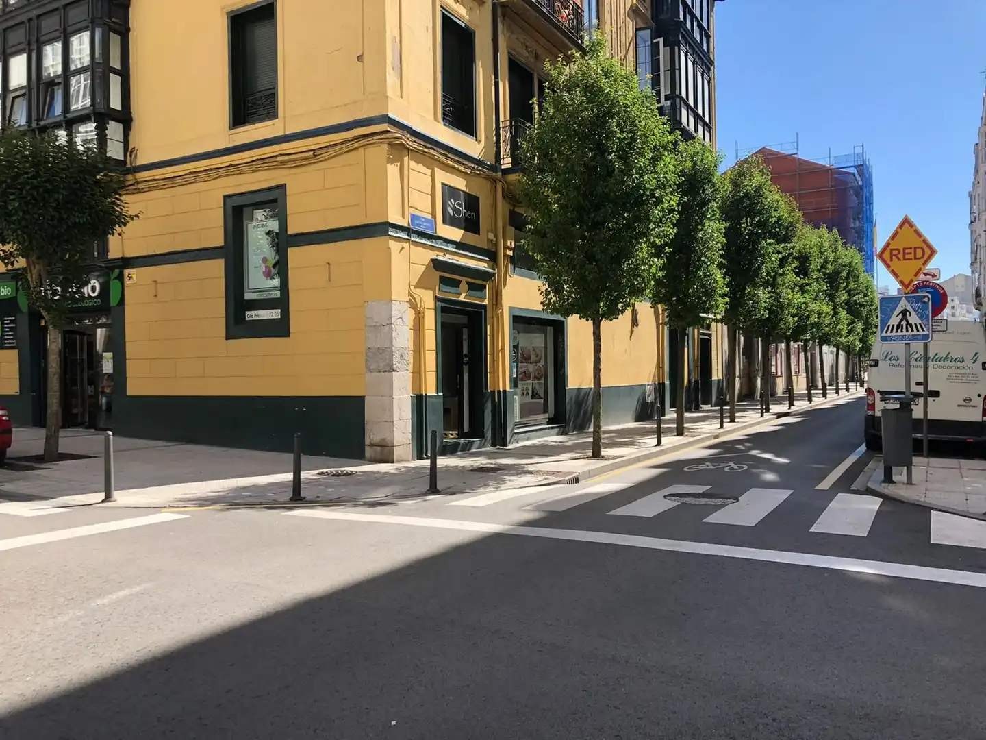 Vista exterior de Local en venta en Santander