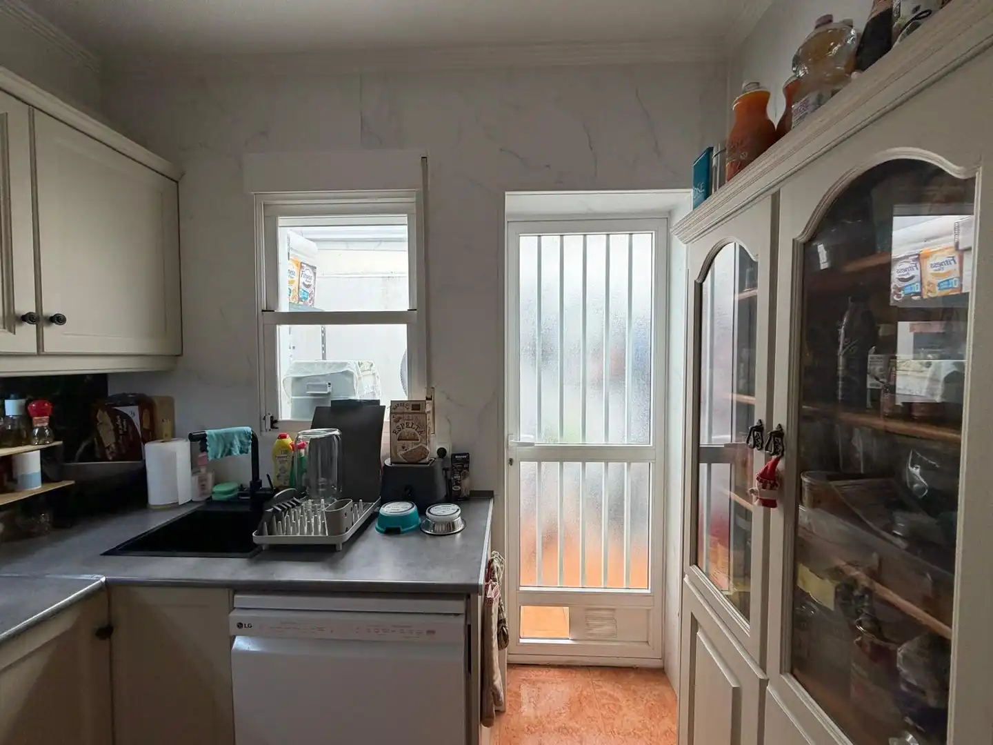 Cocina de Casa adosada en venta en Torrevieja con Jardín privado, Terraza y Amueblado