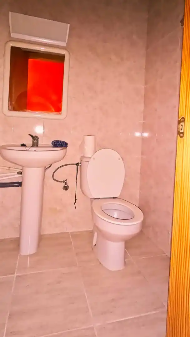 Badezimmer von Geschaftsraum zur Miete in Campos
