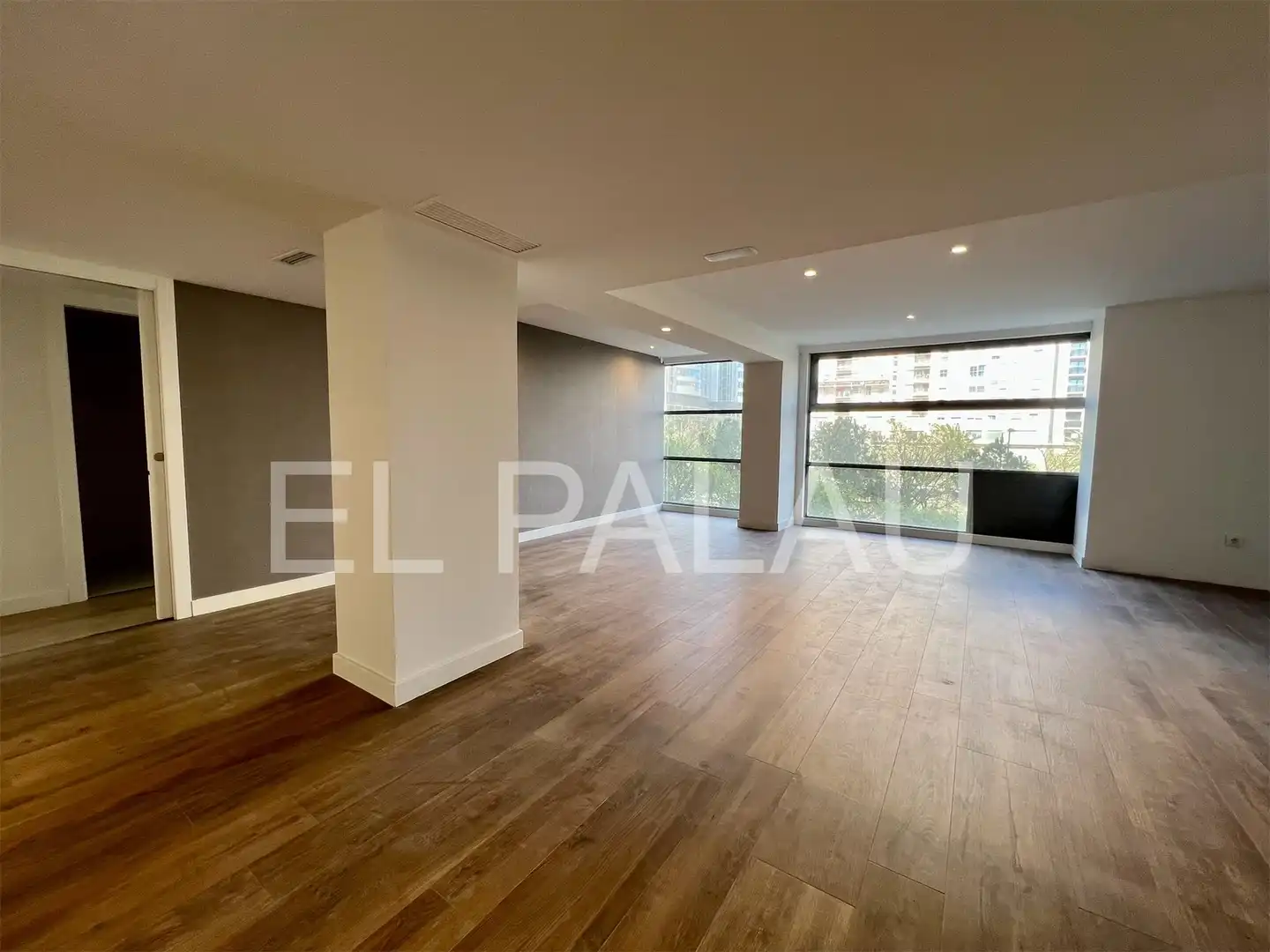 Living room of Office for rent in Valencia  with Air Conditioner