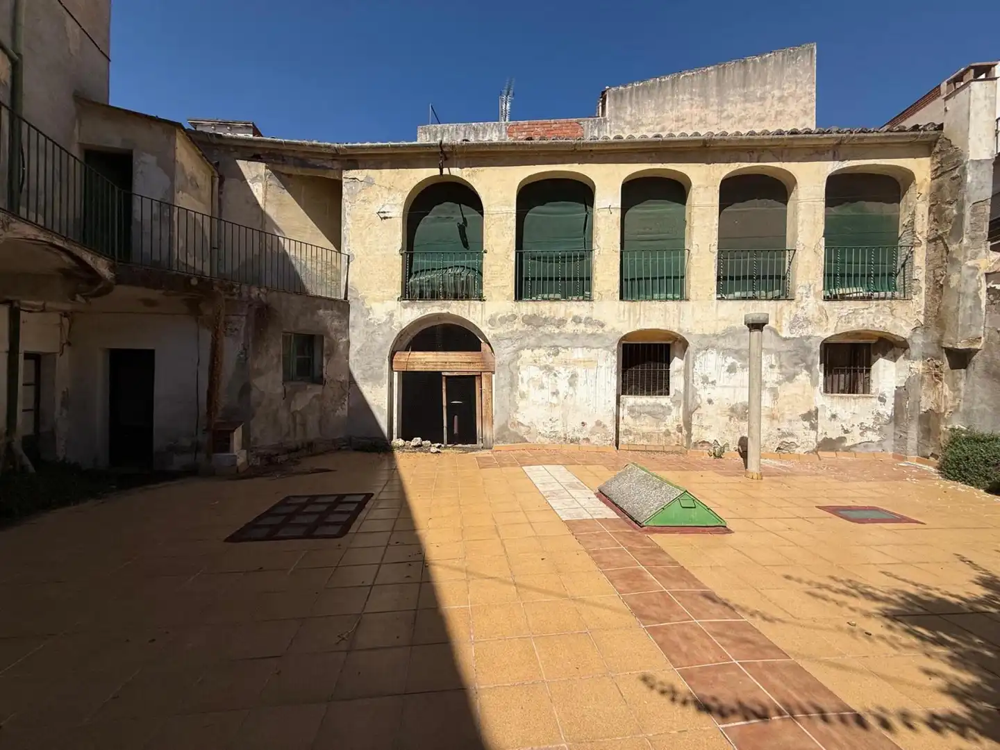 Vista exterior de Casa adosada en venta en Olesa de Montserrat