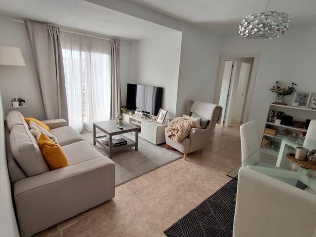 Piso en Venta en Calle del Río Ebro en Centro