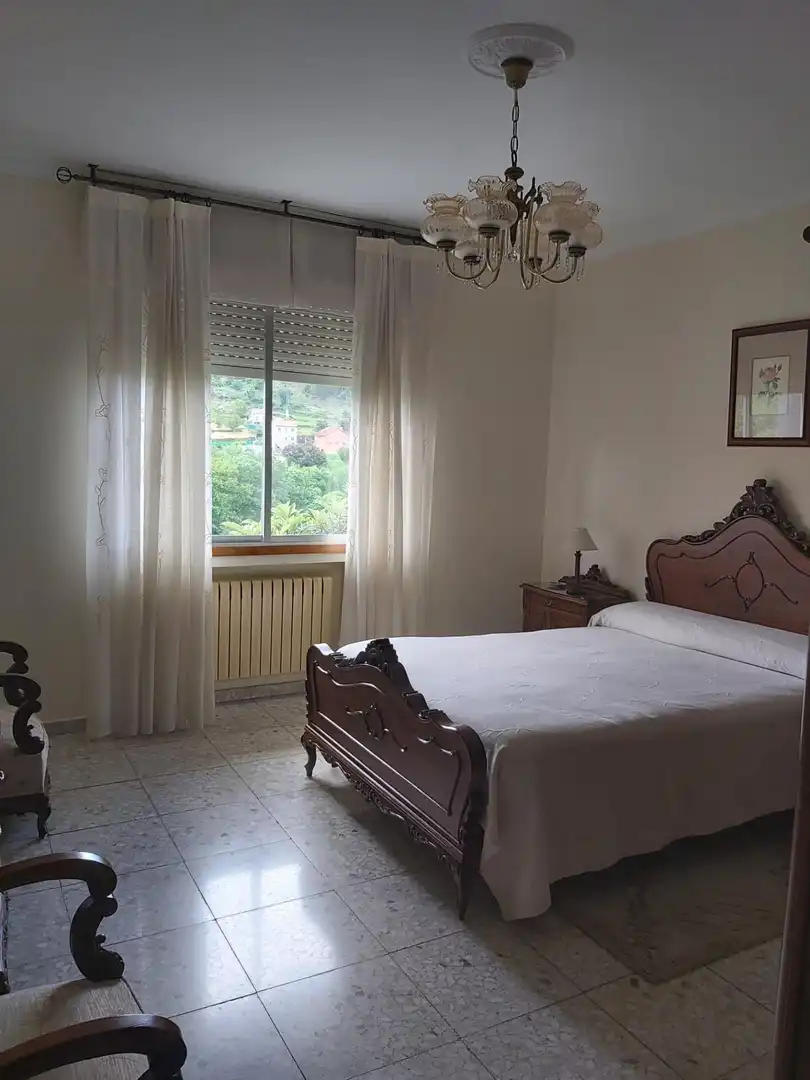 Bedroom of Houses for sale in Ourense Capital 