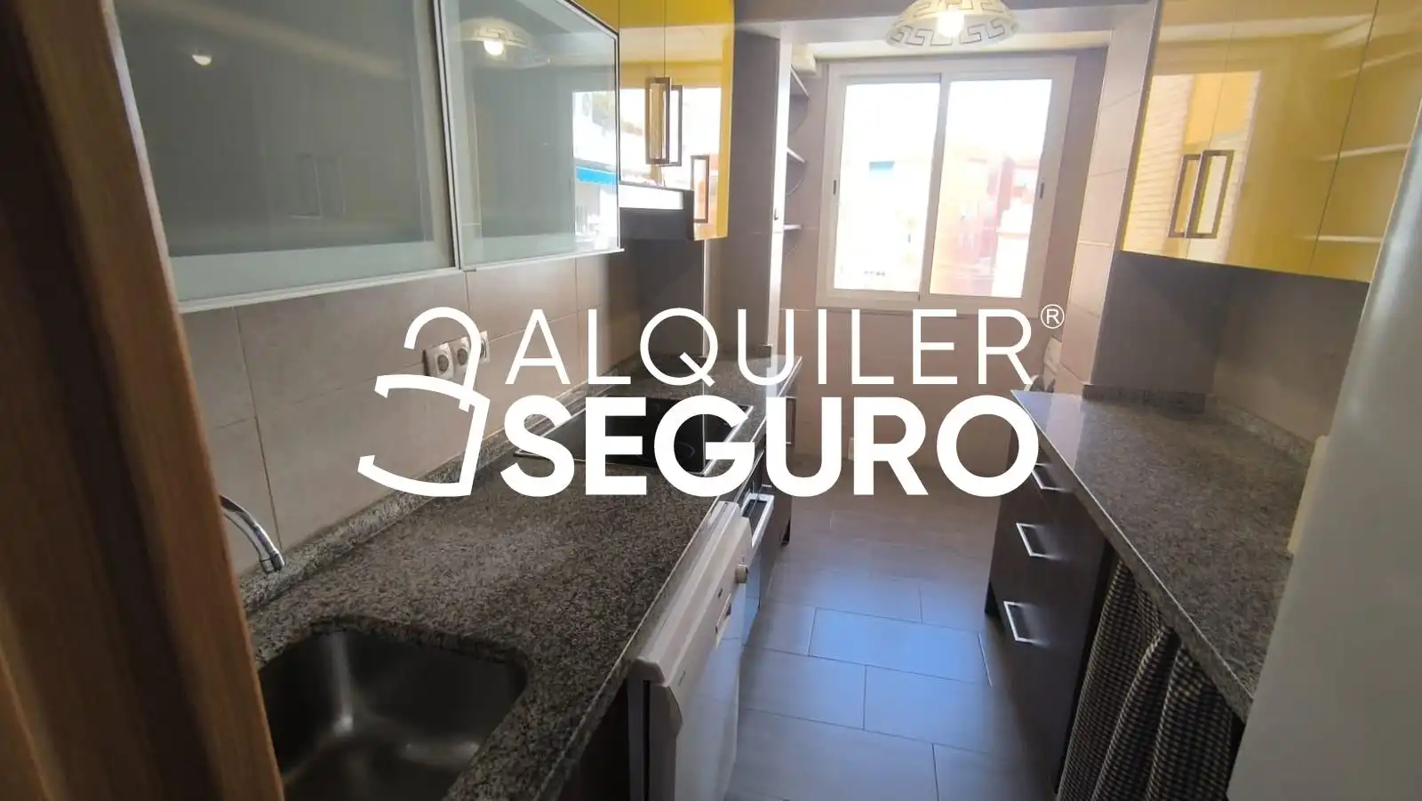 Cocina de Piso de alquiler en Sevilla con Terraza y Amueblado