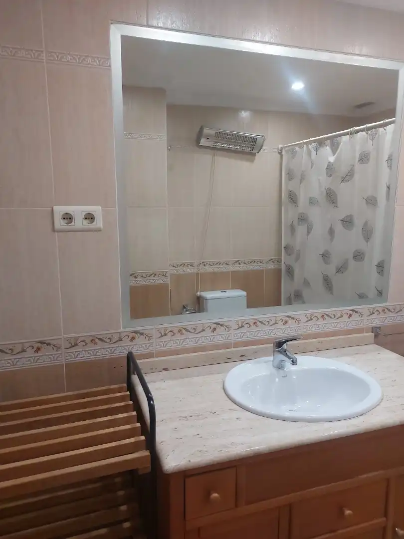 Baño de Casa adosada de alquiler en Benalmádena con Aire acondicionado, Terraza y Amueblado