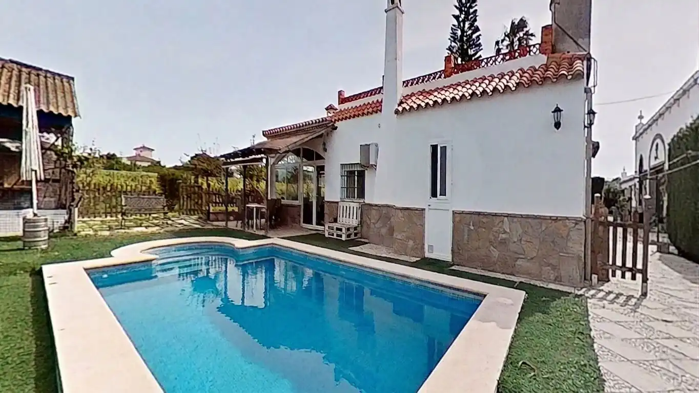 Casa amb piscina en venda a El Juncal - Vallealto, imagen 4