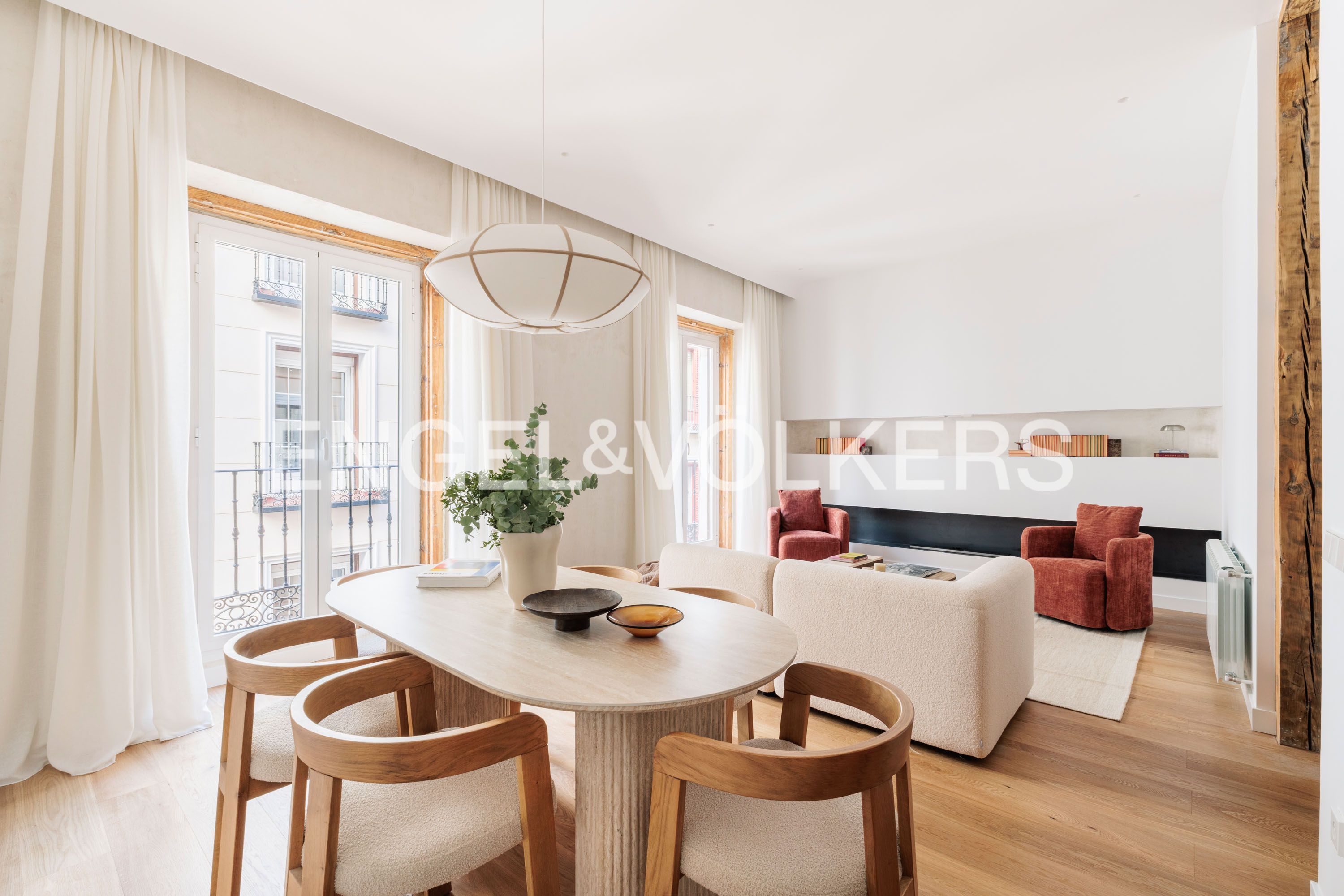 Living room of Flat for sale in  Madrid Capital  with Air Conditioner, Heating and Furnished