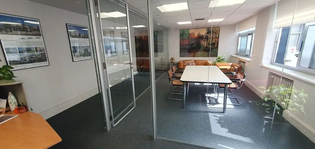 Oficina de alquiler en Albia