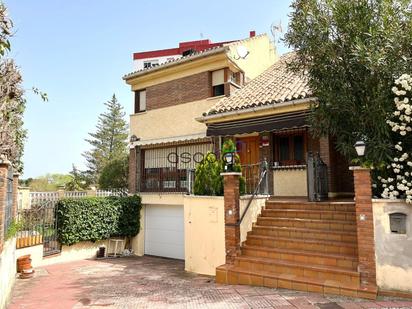 Exterior view of House or chalet for sale in Guadalajara Capital  with Air Conditioner, Heating and Private garden