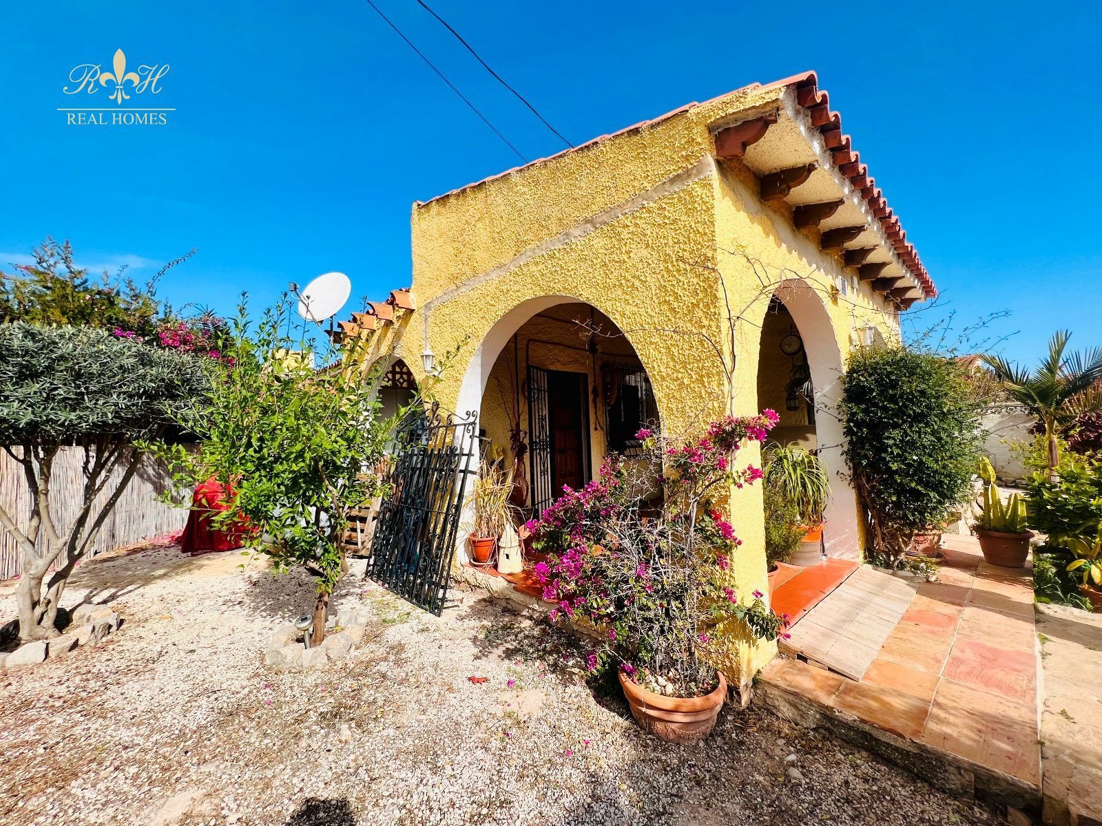 Vista exterior de Casa o xalet en venda en L'Alfàs del Pi amb Calefacció