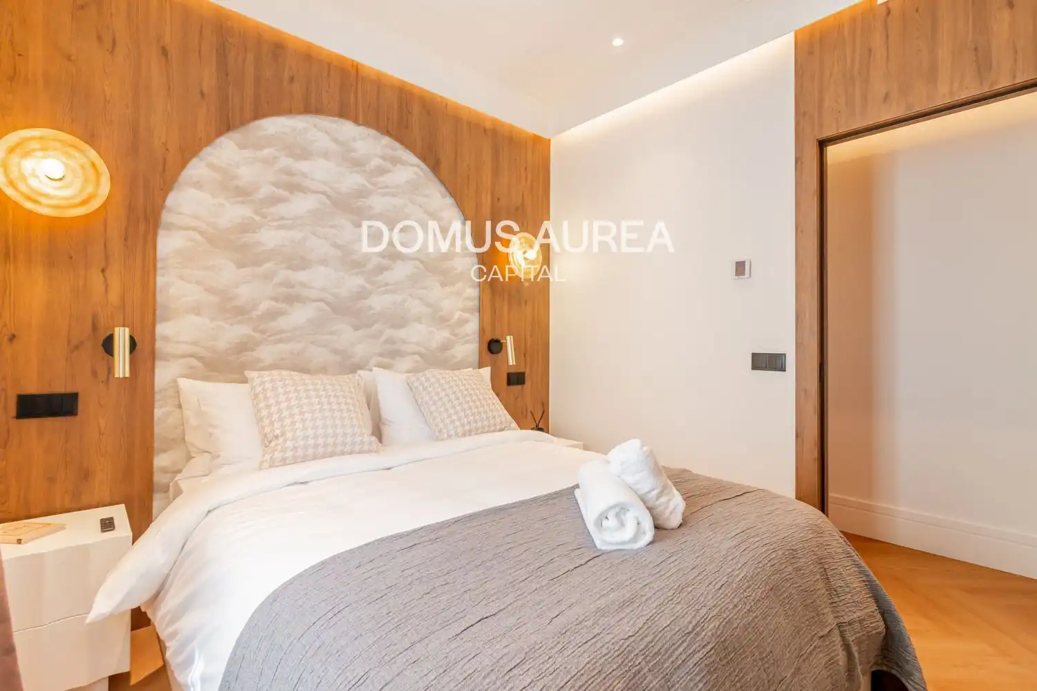 Bedroom of Attic for rent in Madrid  with Air Conditioner, Heating and Parquet flooring