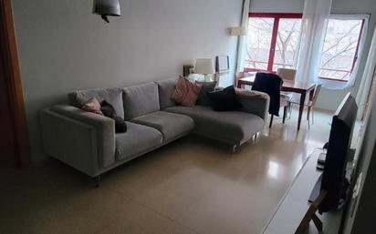 Living room of Flat for sale in  Barcelona Capital  with Heating and Furnished
