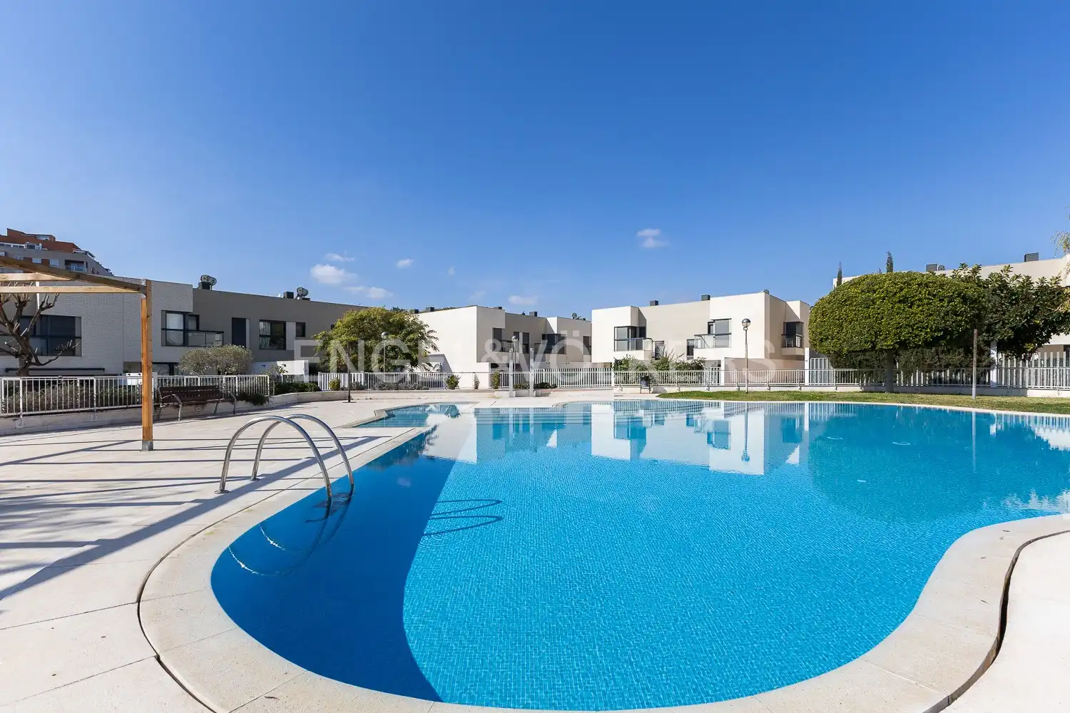 Piscina de Casa o xalet en venda en Paterna amb Aire condicionat, Calefacció i Jardí privat